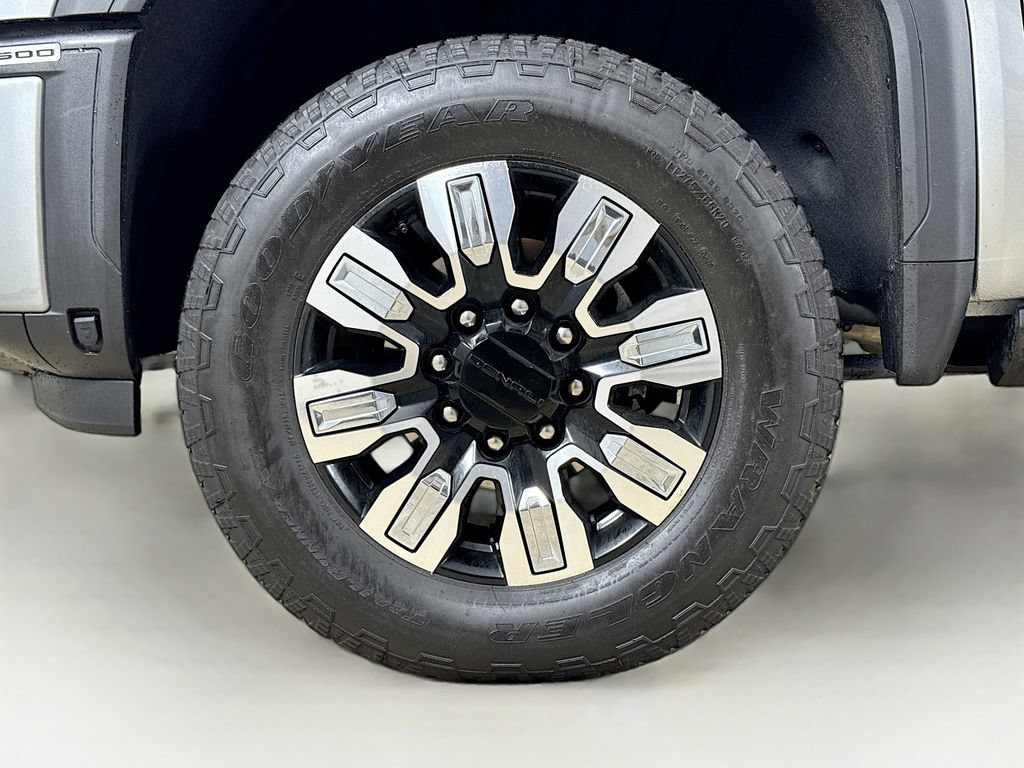 Used 2025 GMC Sierra 3500 Denali w/ Denali Reserve Package AWD/4WD image 27
