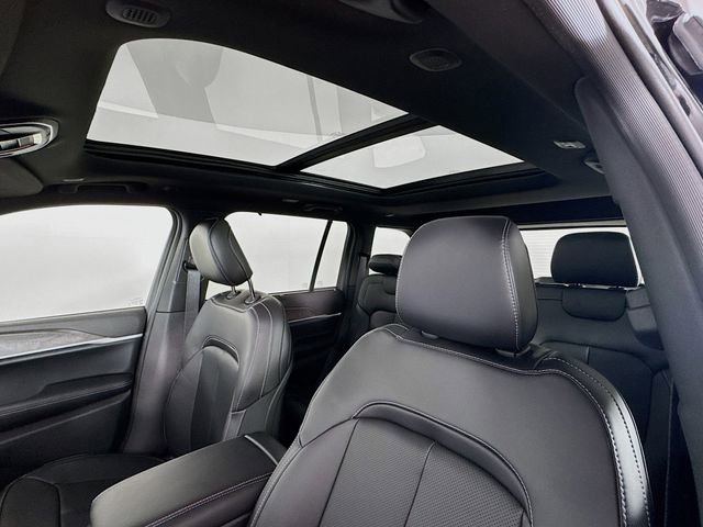 New 2025 Jeep Grand Cherokee Limited w/ Luxury Tech Group II image 25