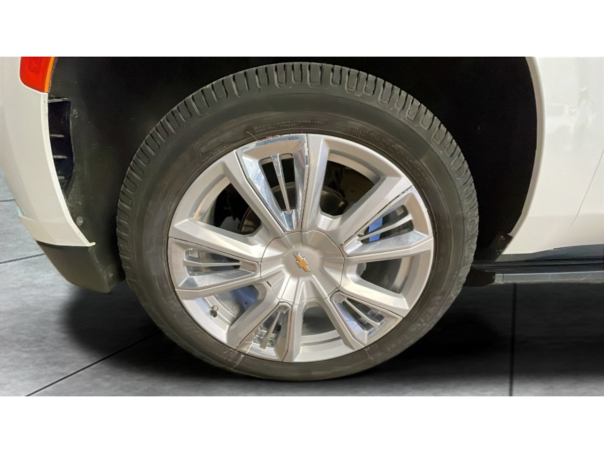 Used 2024 Chevrolet Suburban High Country AWD/4WD image 22
