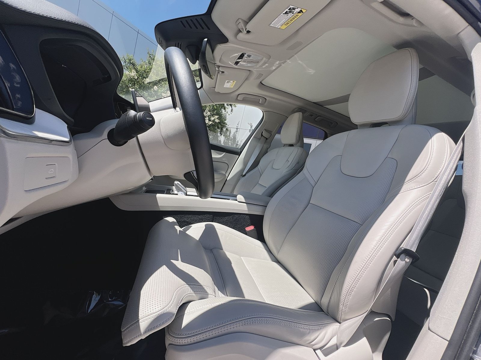 New 2026 Volvo XC60 B5 Ultra w/ Protection Package Premier AWD/4WD image 21