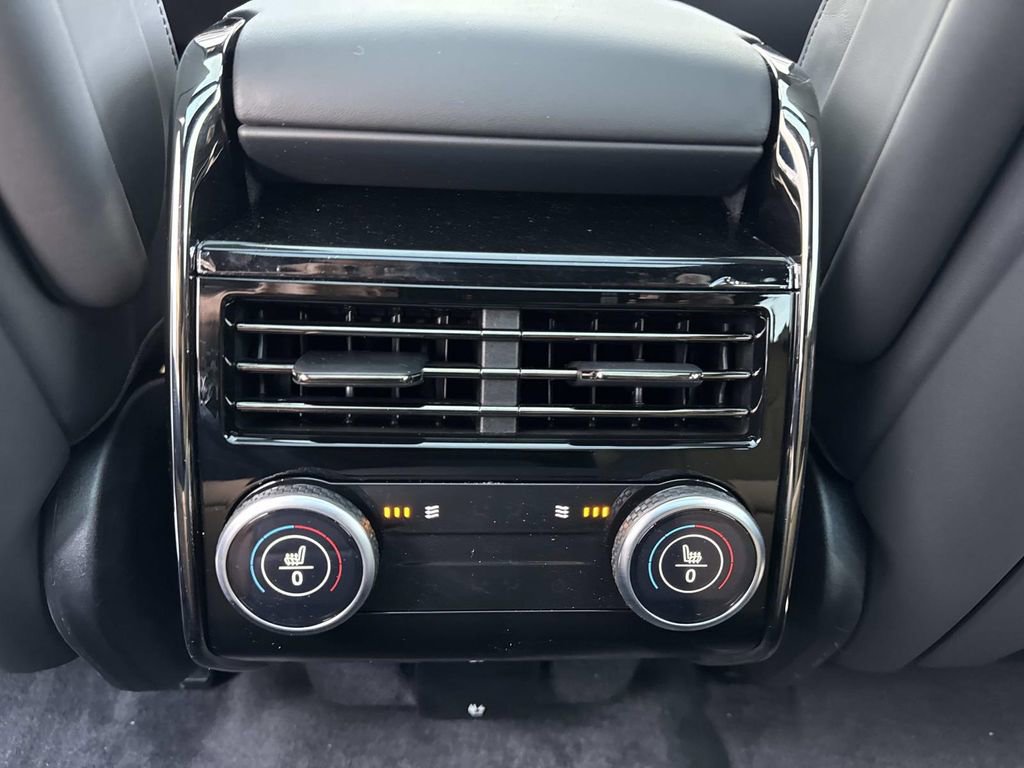 New 2026 Land Rover Range Rover Sport Dynamic SE AWD/4WD image 16