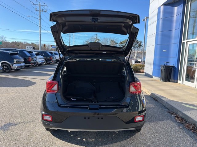 Certified 2025 Hyundai Venue SE image 33