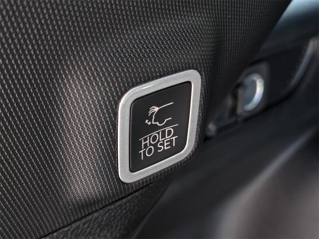 New 2025 Jeep Grand Cherokee Limited image 12