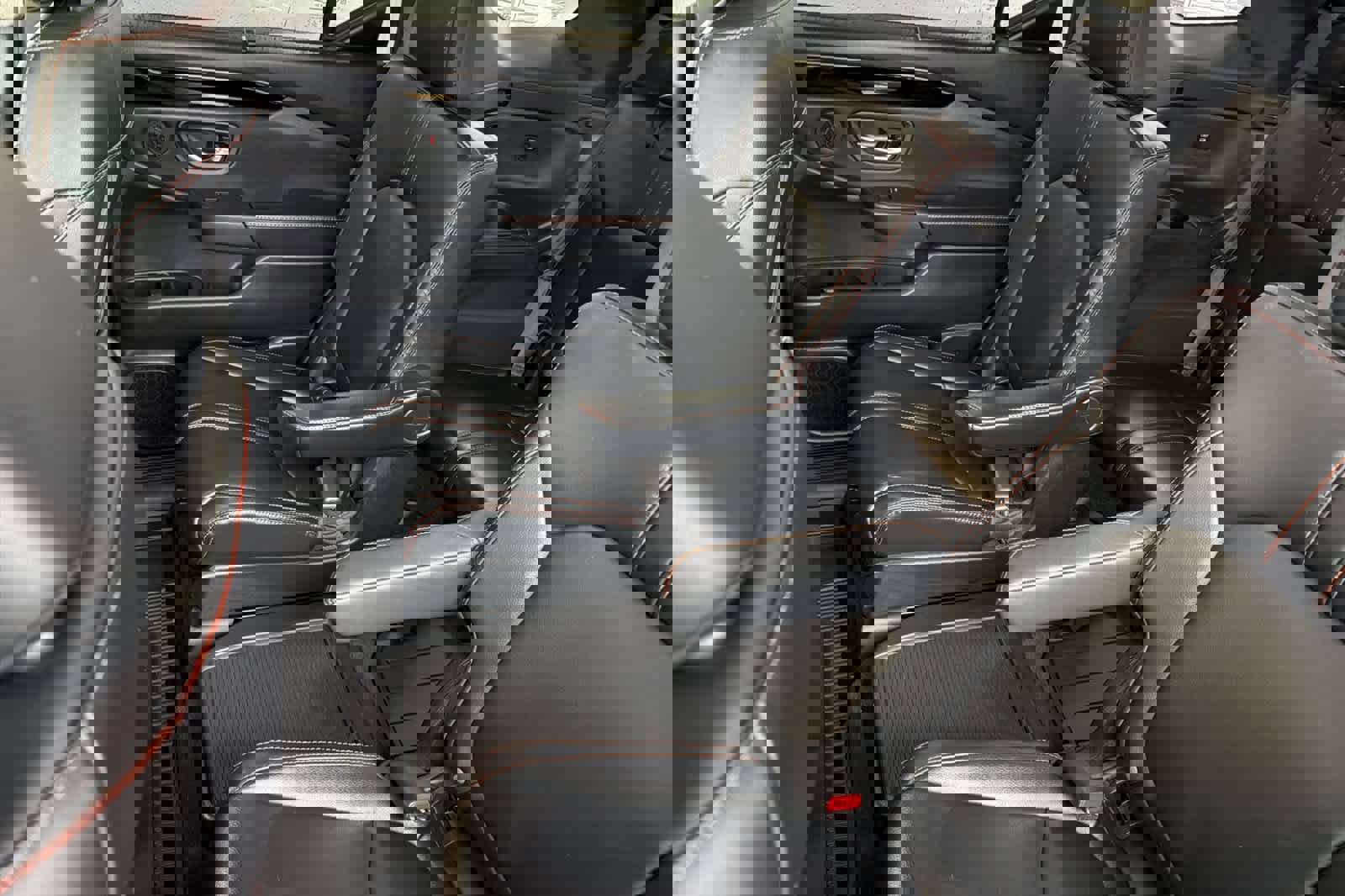 Used 2025 Honda Pilot TrailSport image 4