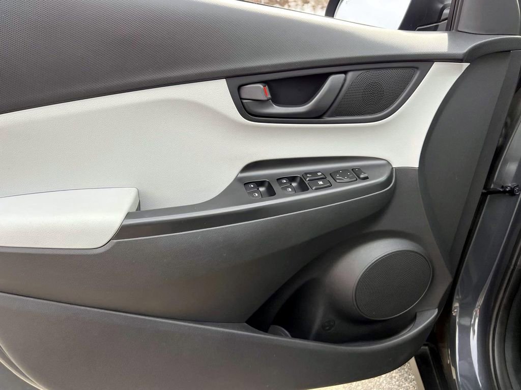 Used 2023 Hyundai Kona SEL w/ Cargo Package AWD/4WD image 15