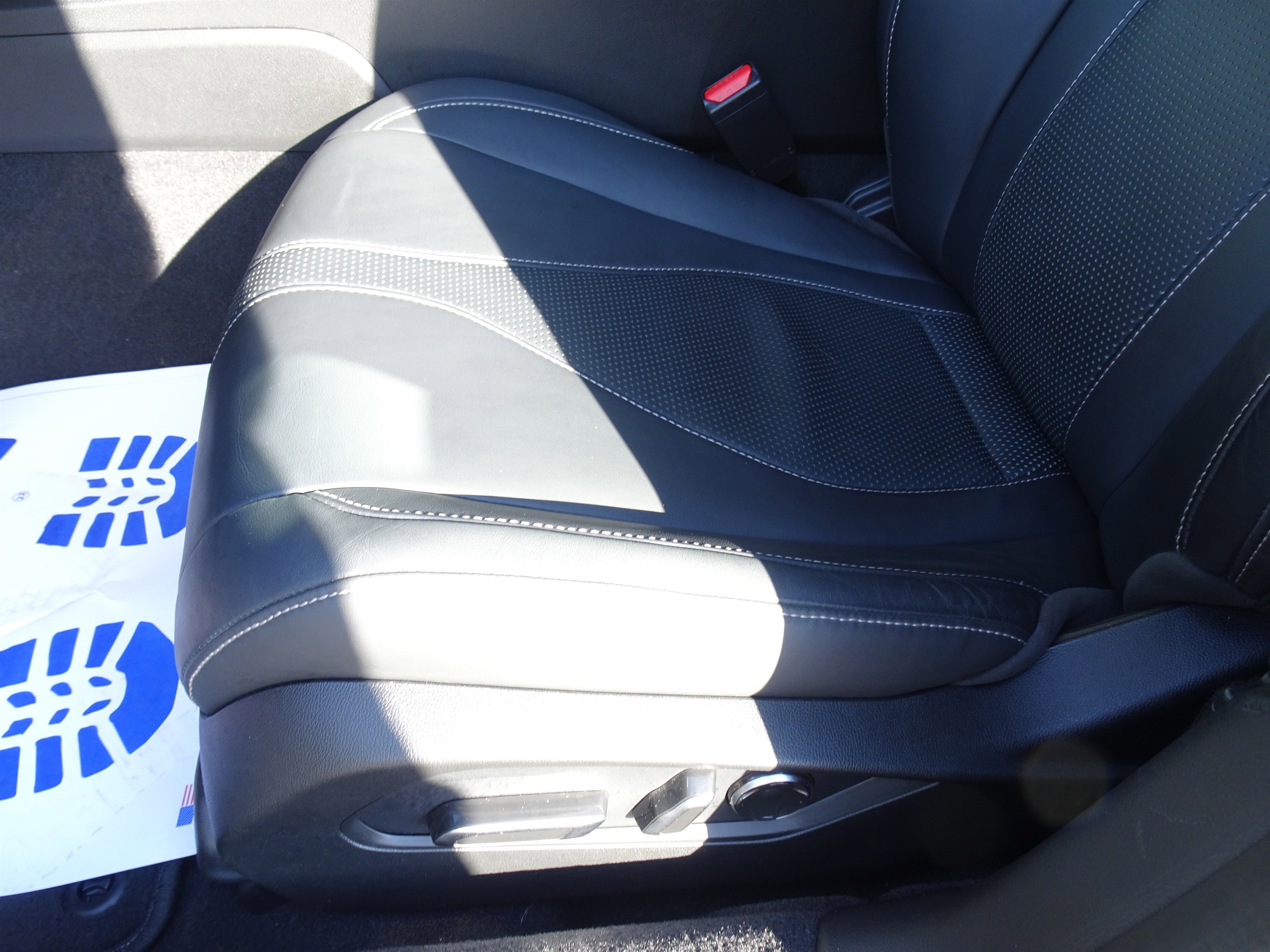 Used 2022 Acura TLX w/ Technology Package image 9