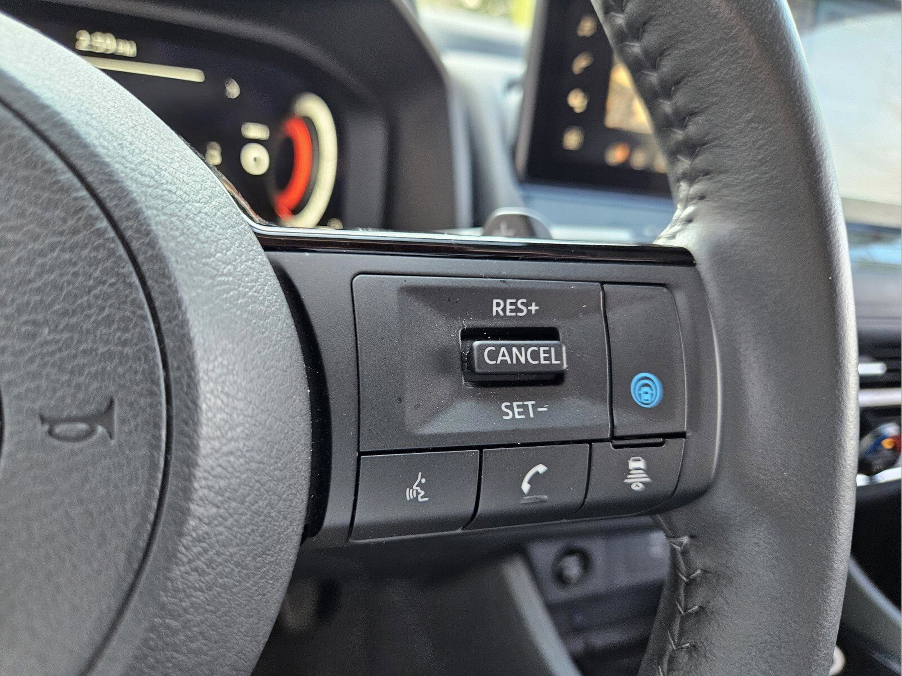 Used 2024 Nissan Rogue SL w/ SL Premium Package image 29