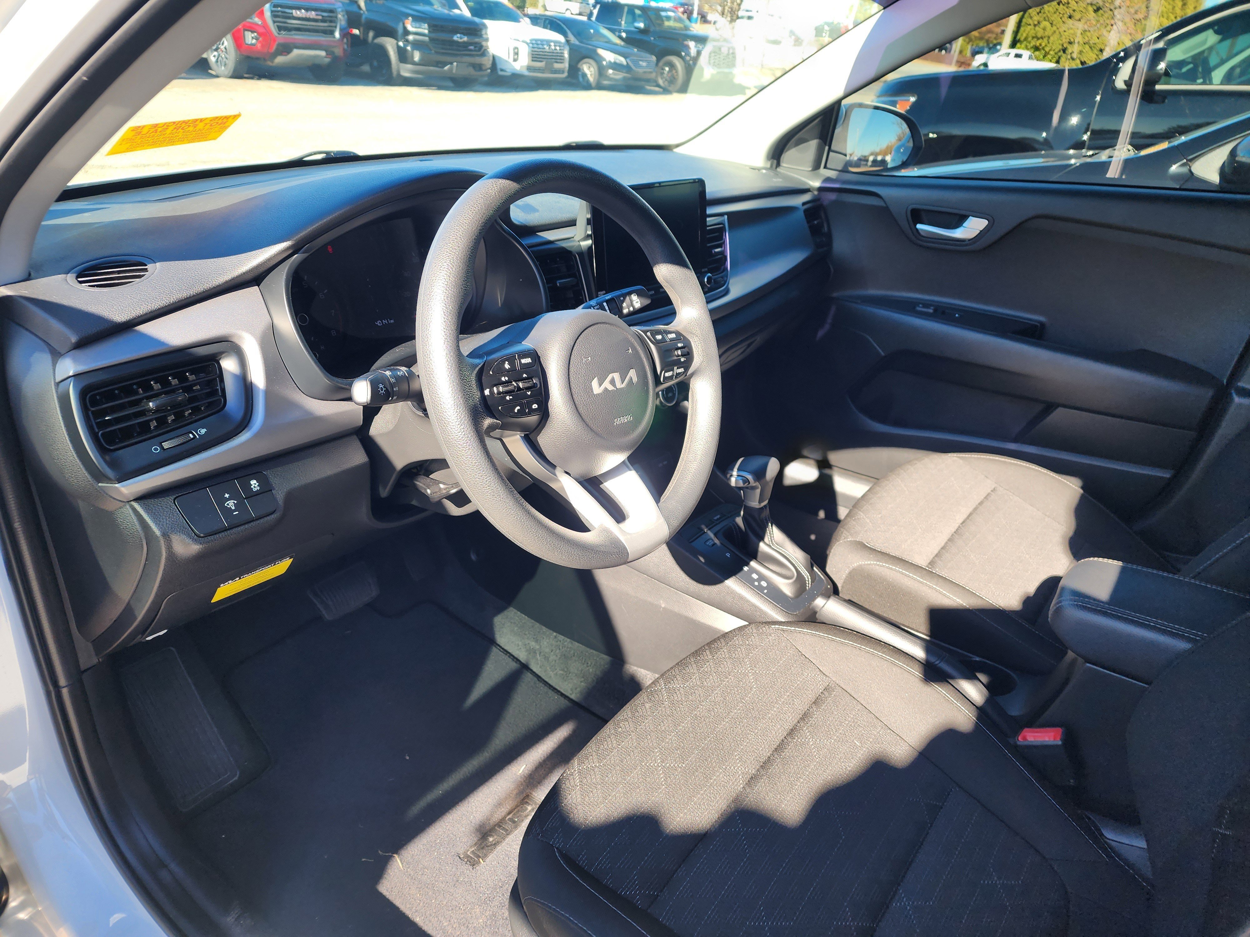 Used 2023 Kia Rio S image 9