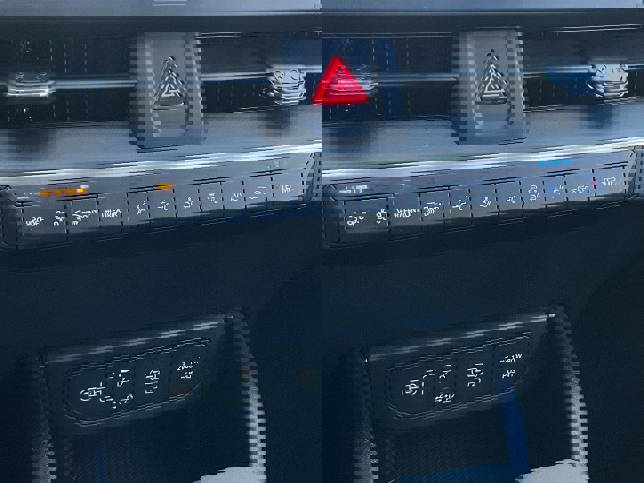 Used 2025 Kia K4 LXS image 33