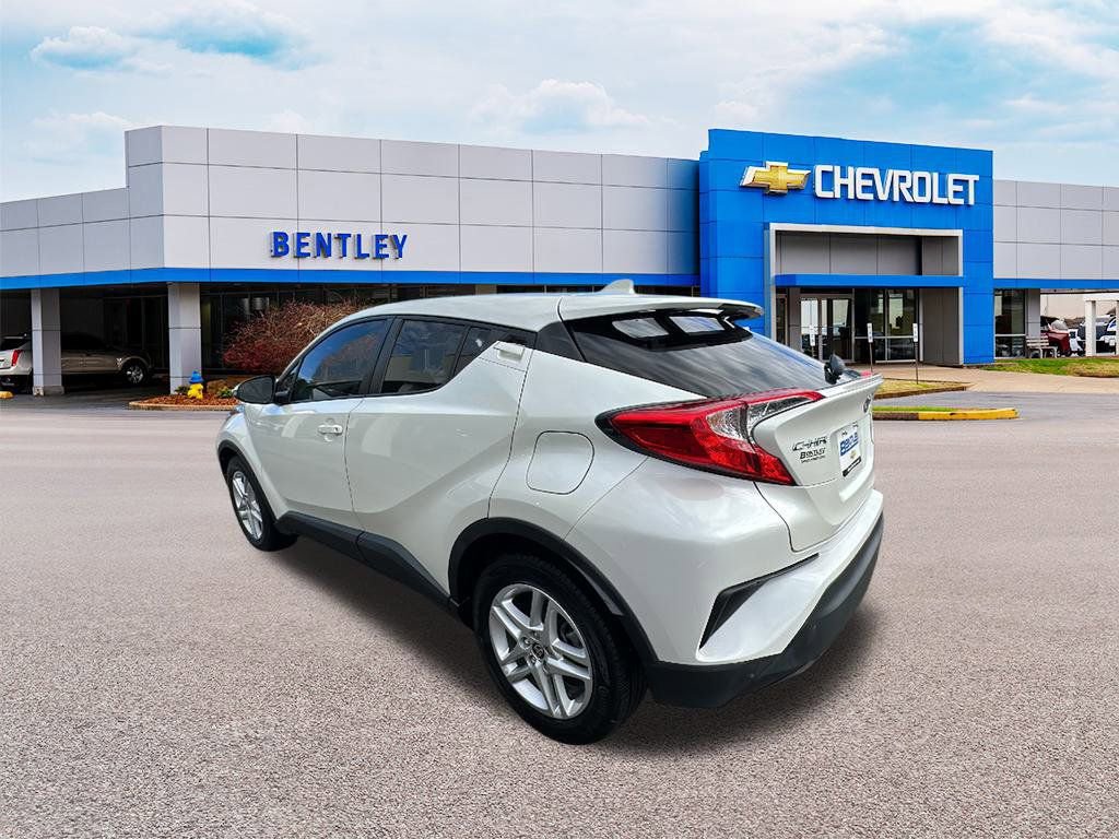Used 2021 Toyota C-HR LE image 3