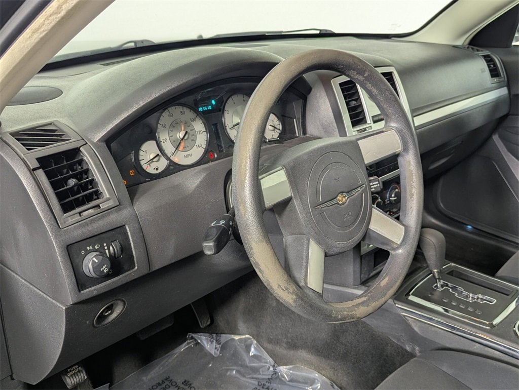 Used 2010 Chrysler 300 Touring image 11
