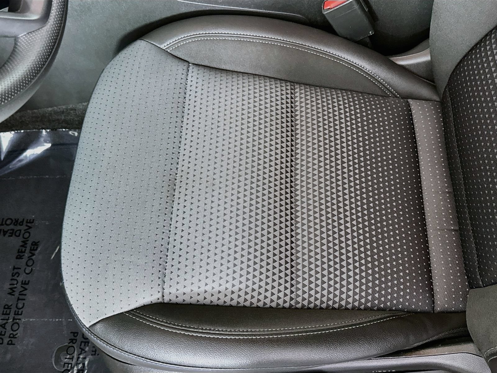 Used 2025 Chevrolet Trax LT FWD image 19