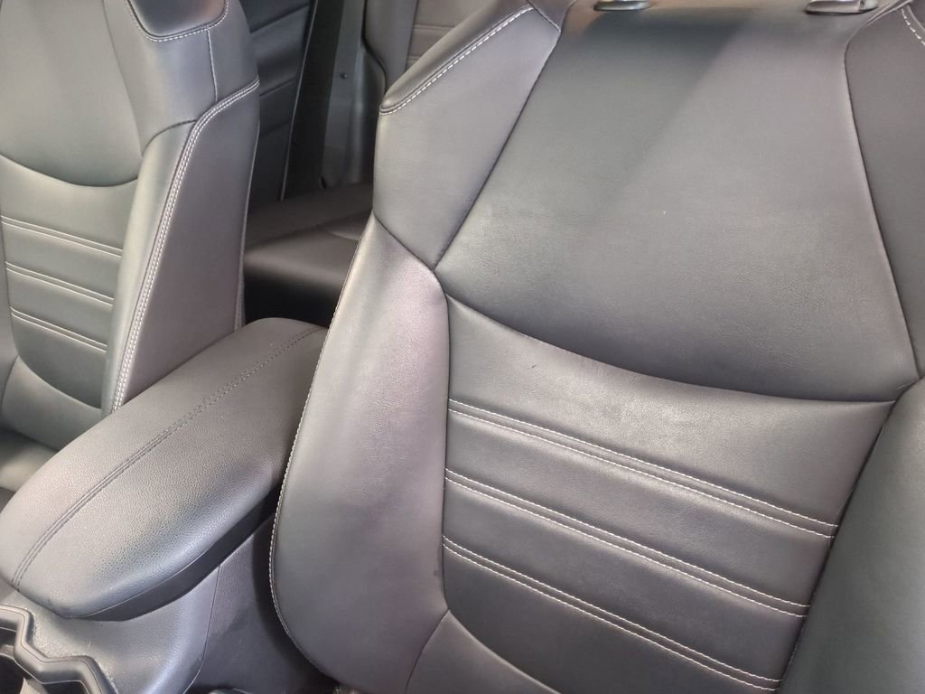 Used 2020 Toyota RAV4 XLE Premium image 16