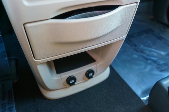 Used 2019 Dodge Grand Caravan SE image 32