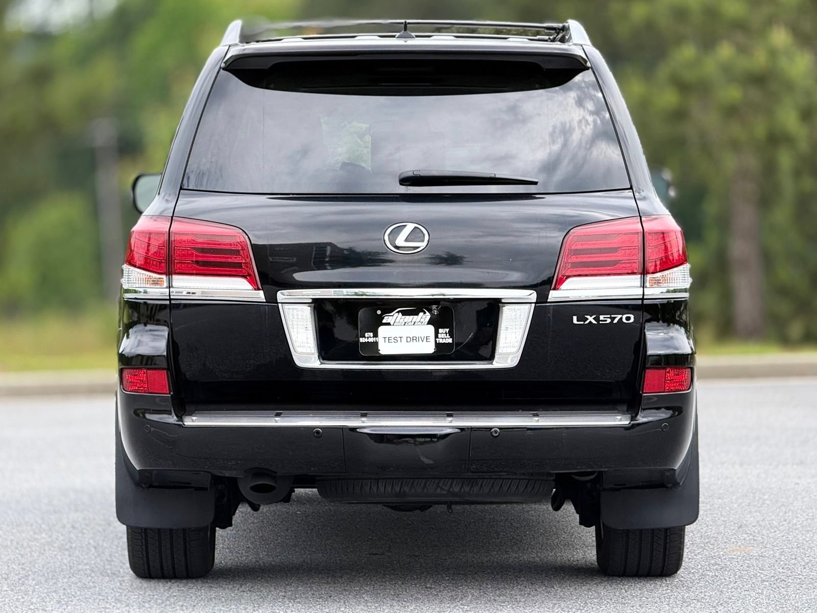 Used 2015 Lexus LX 570 4WD w/ Luxury Package image 11