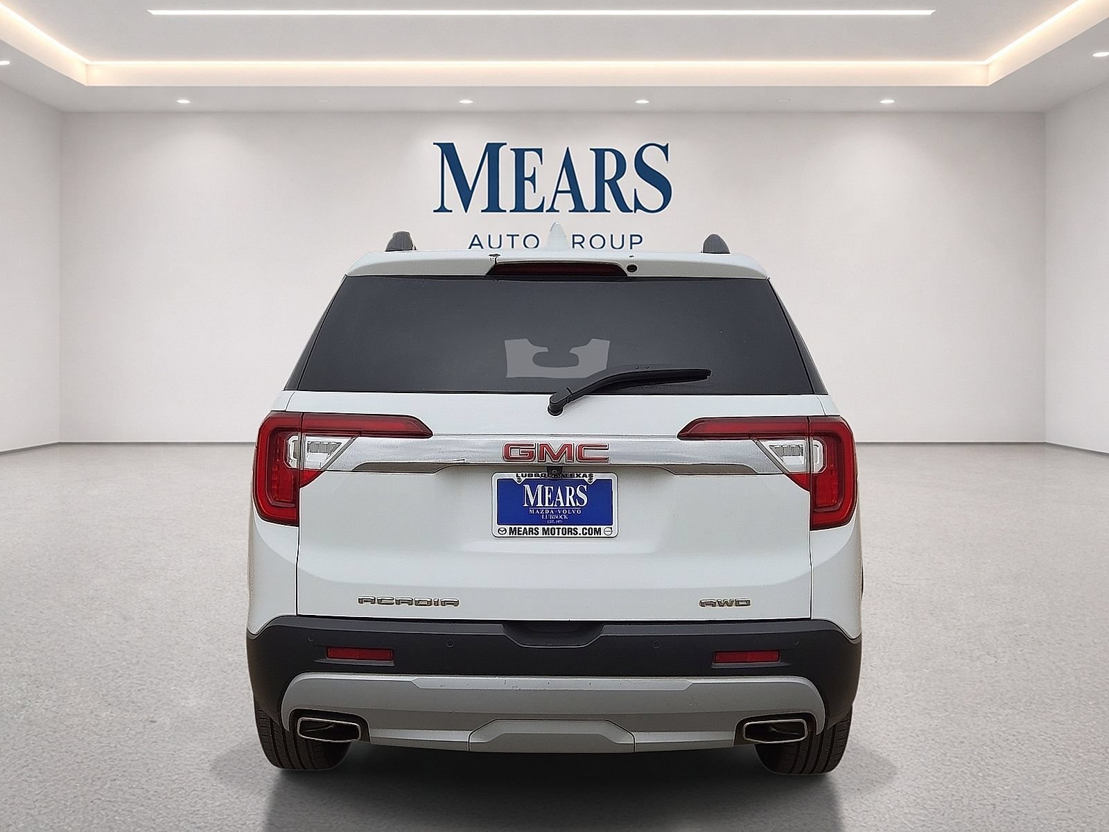 Used 2023 GMC Acadia SLT AWD/4WD image 4