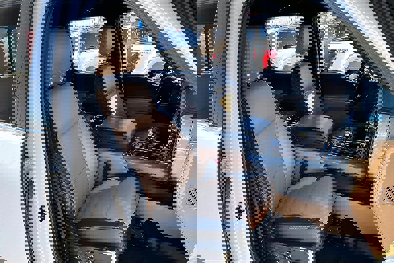 Used 2022 Ford F150 Lariat w/ Equipment Group 502A High image 9