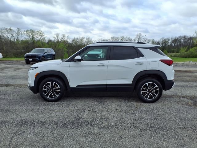 Used 2025 Chevrolet TrailBlazer LT AWD/4WD image 32