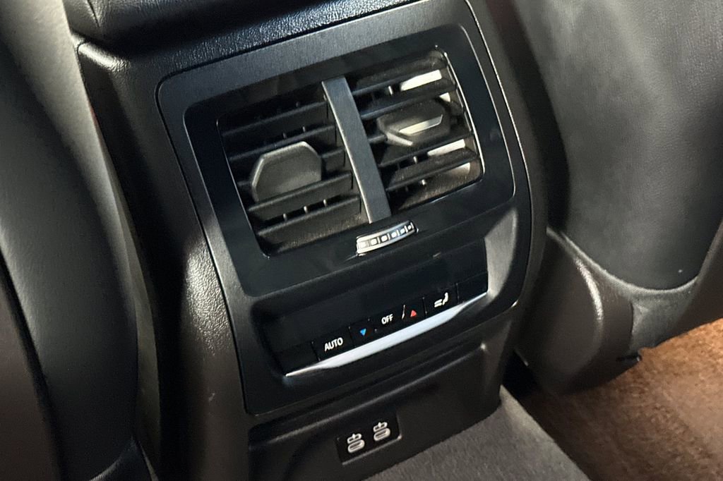 Used 2023 BMW X4 M40i w/ Shadowloine Package AWD/4WD image 13