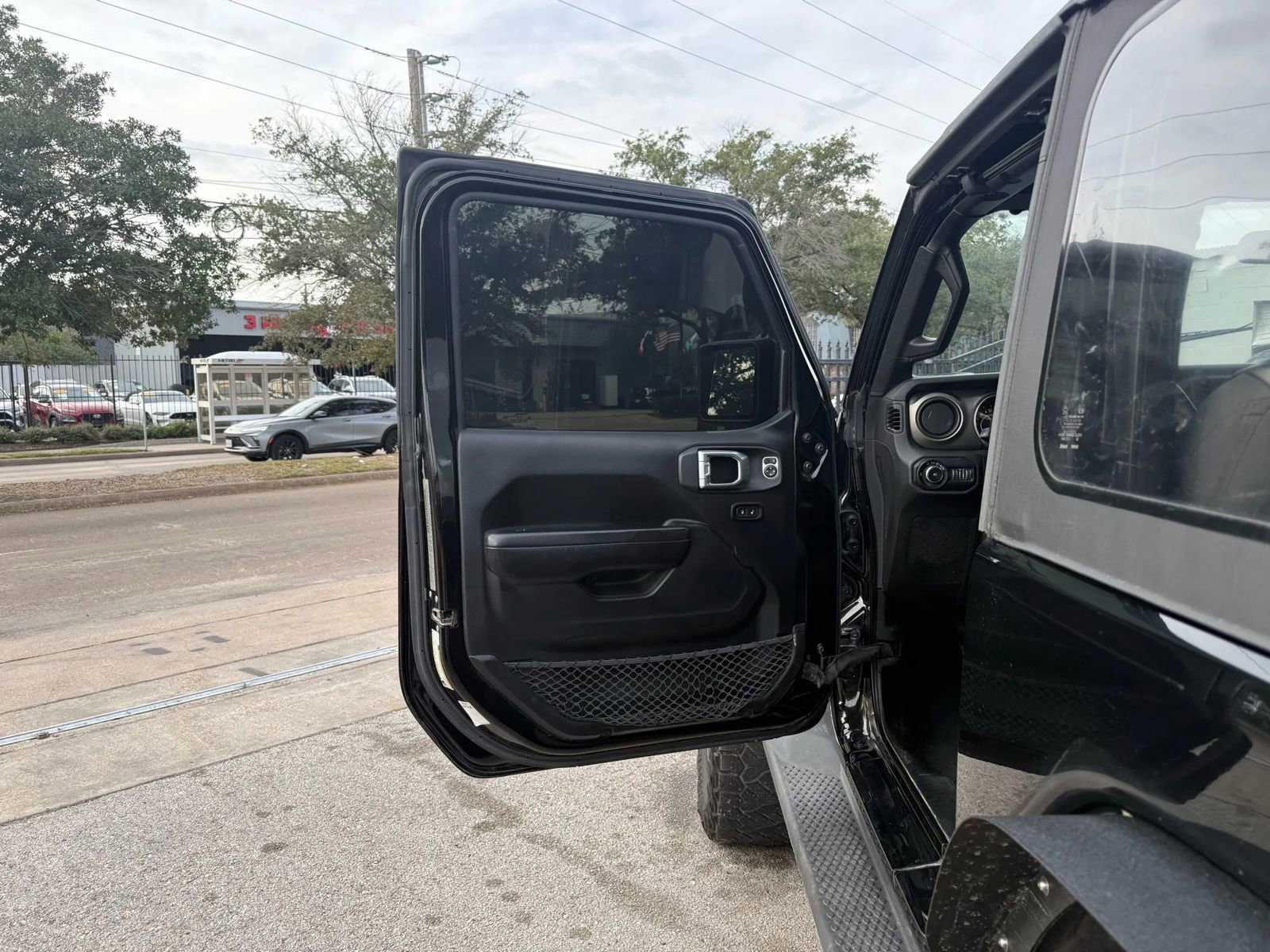 Used 2019 Jeep Wrangler Sport image 8