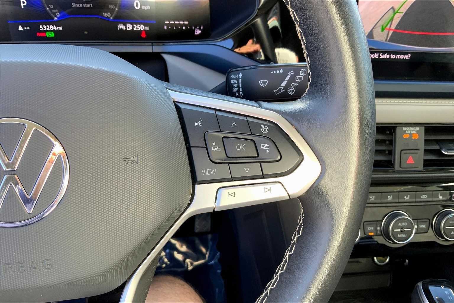 Used 2024 Volkswagen Taos SE image 23