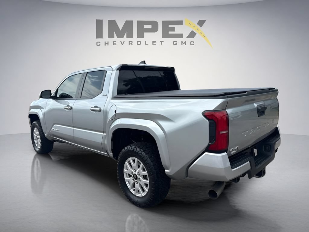 Used 2025 Toyota Tacoma SR5 AWD/4WD image 3