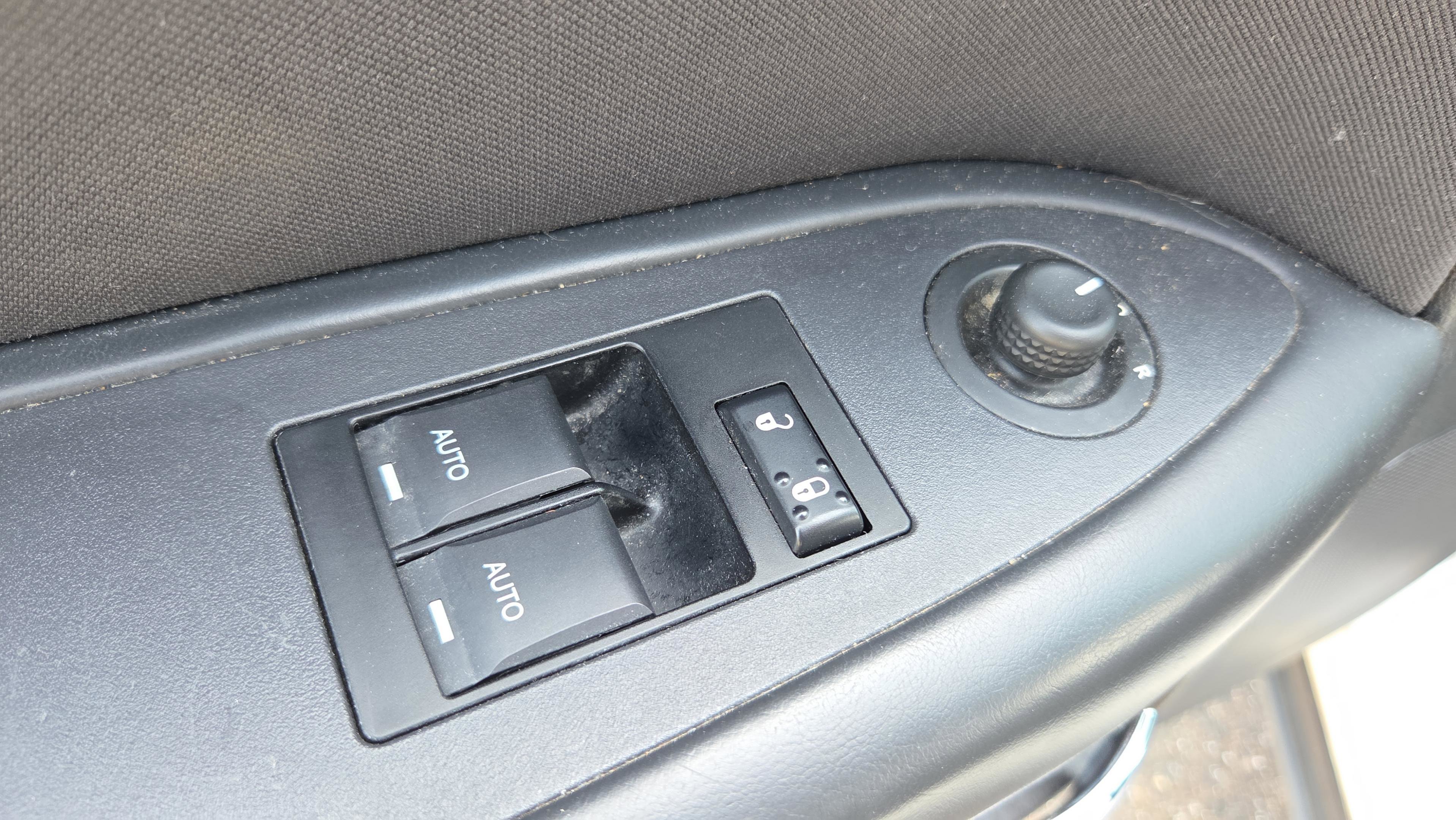 Used 2013 Dodge Challenger R/T image 23