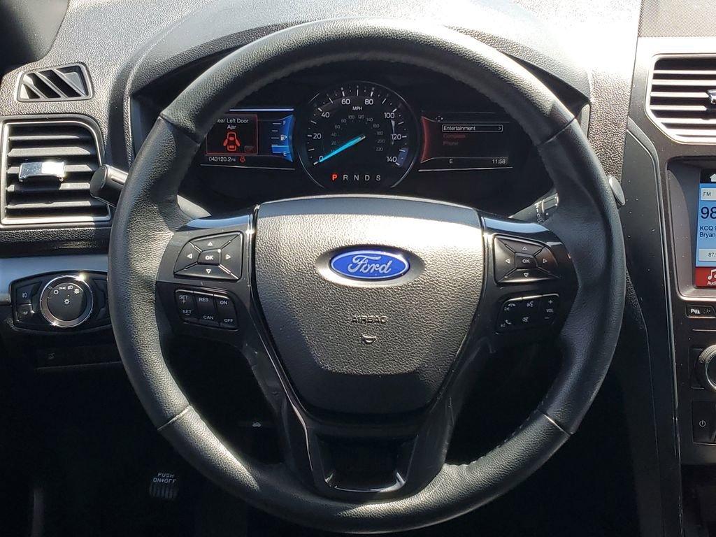 Used 2018 Ford Explorer XLT w/ Equipment Group 202A AWD/4WD image 26