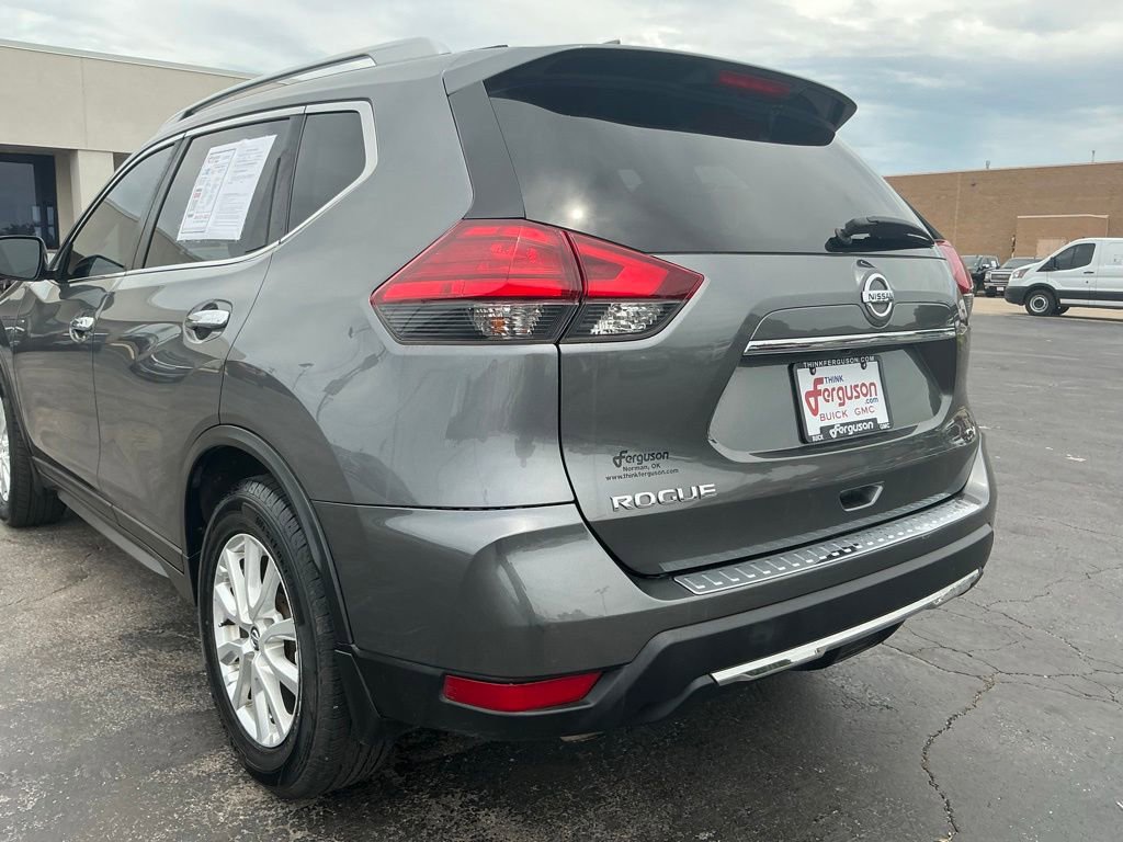 Used 2017 Nissan Rogue SV FWD image 9
