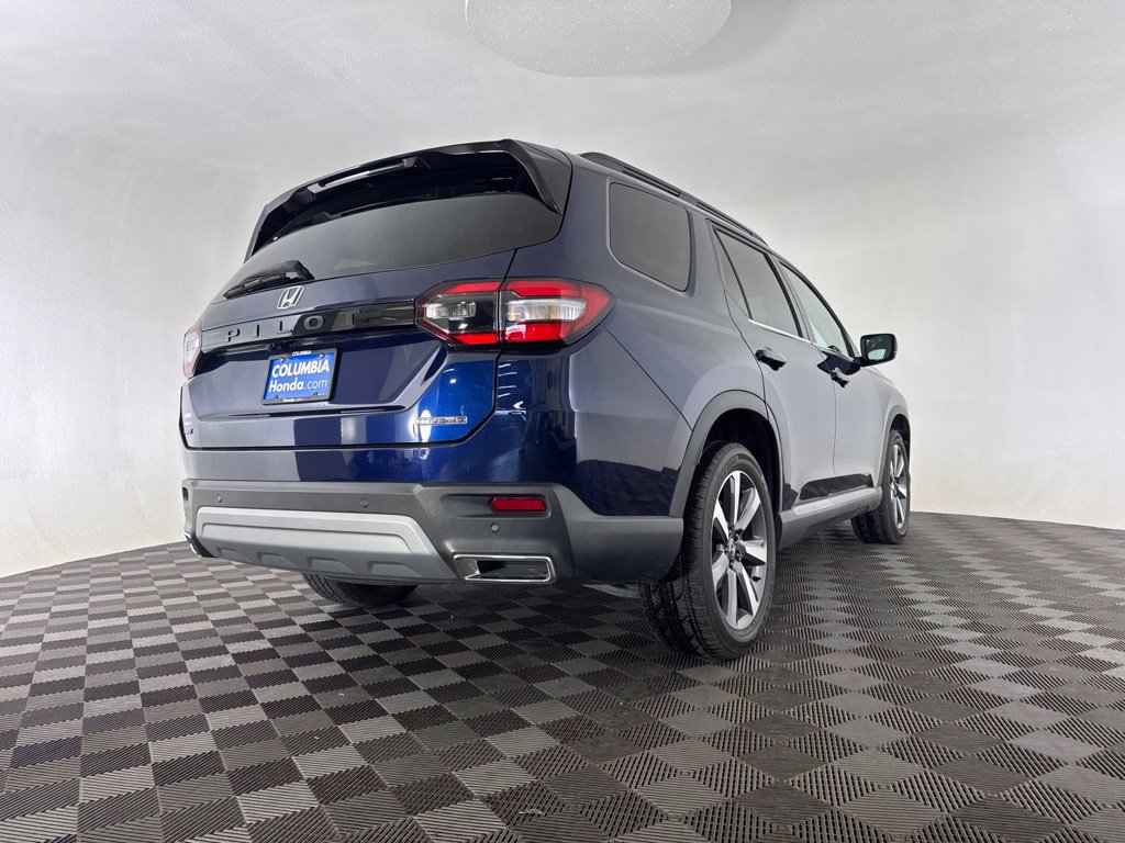 Certified 2025 Honda Pilot Touring image 13