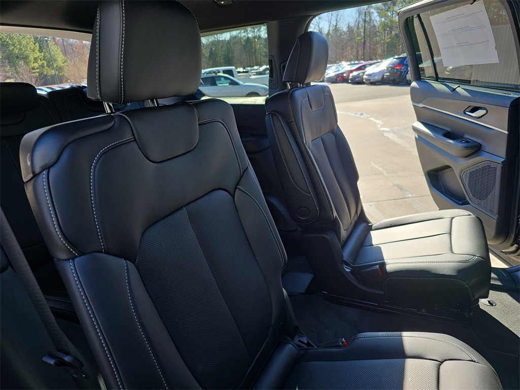 New 2025 Jeep Grand Cherokee L Limited image 11