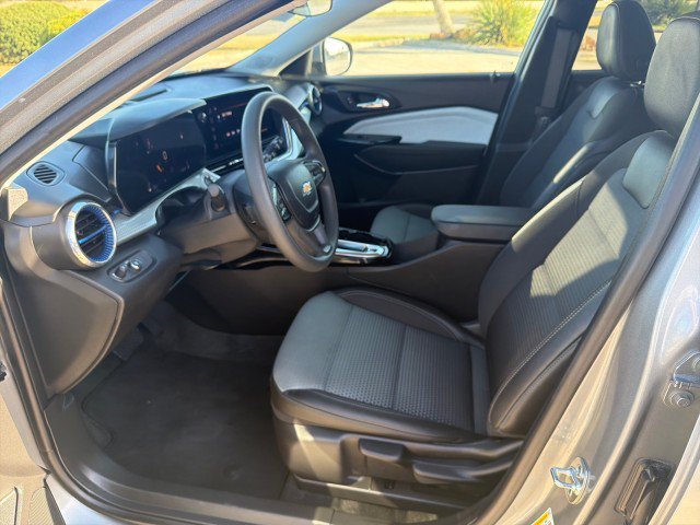Certified 2026 Chevrolet Trax LT FWD image 4