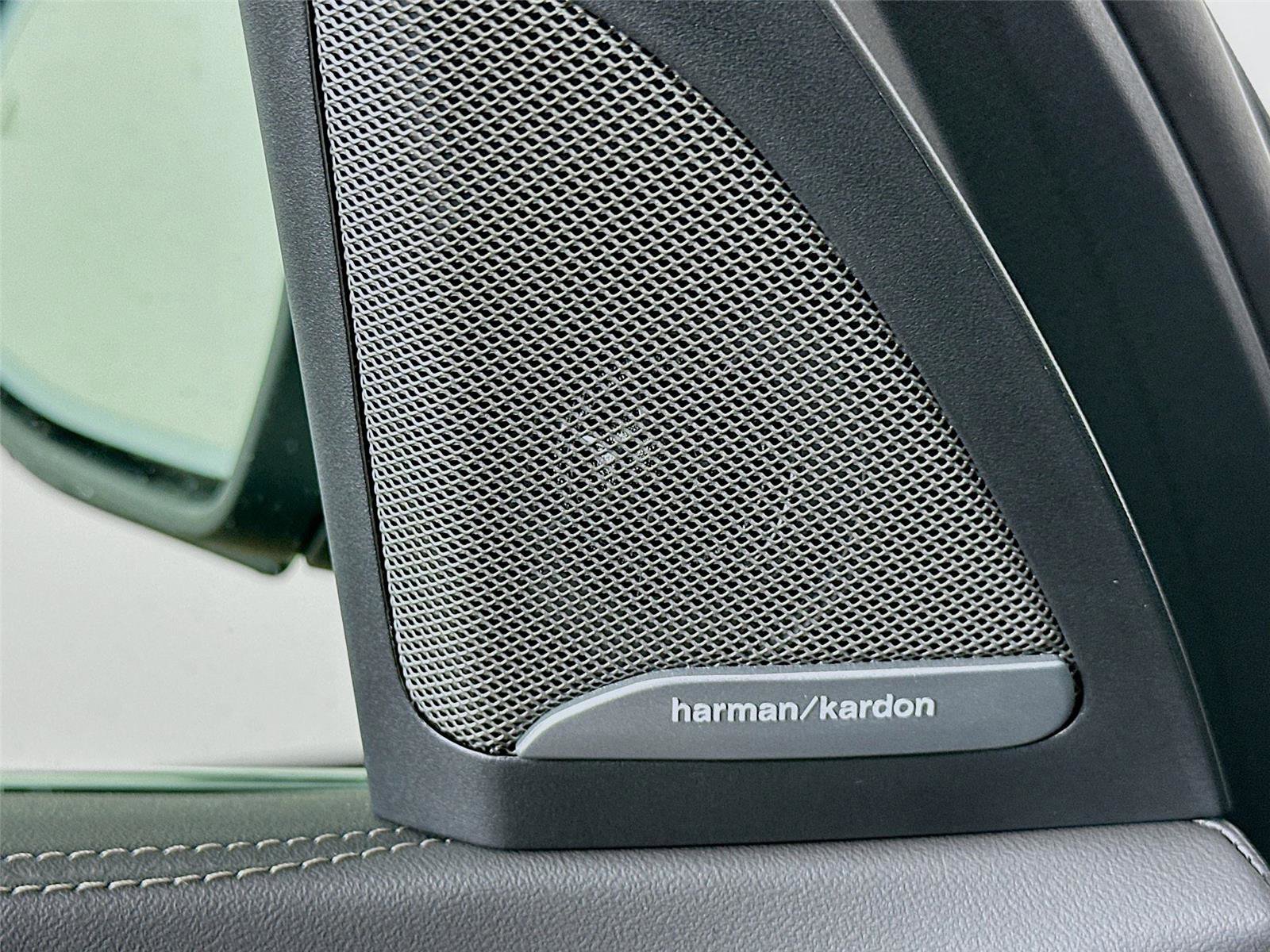 New 2026 BMW X5 xDrive50e w/ Premium Package image 19