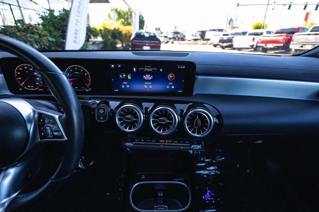Used 2025 Mercedes-Benz CLA 250 4MATIC image 26