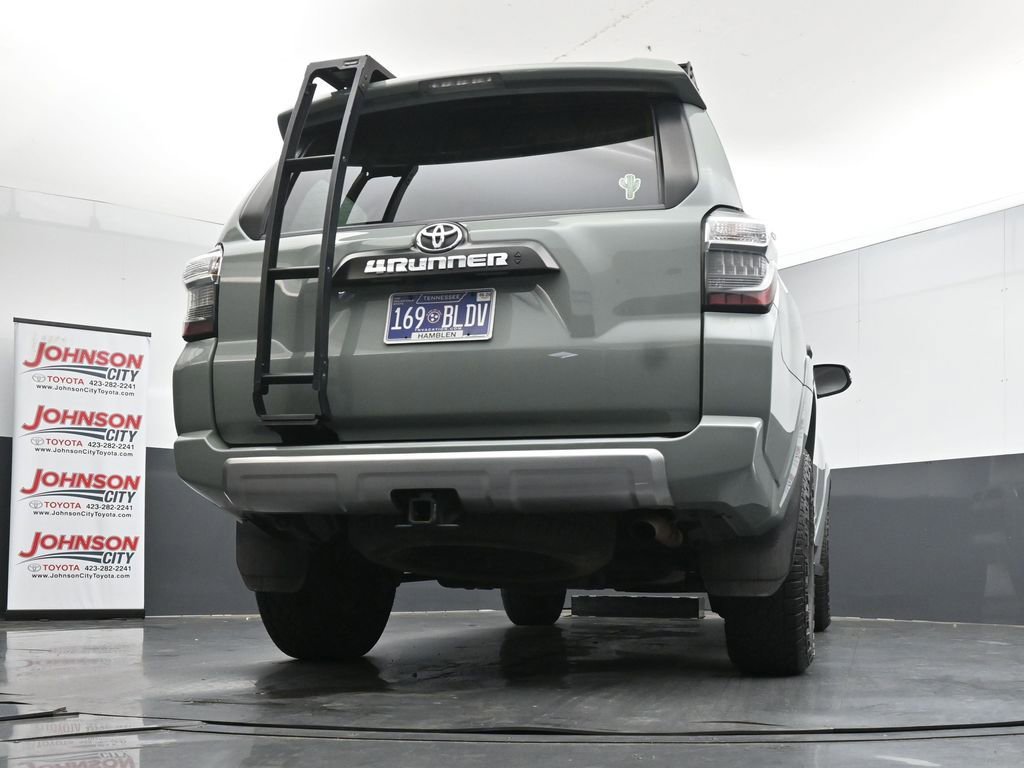 Used 2023 Toyota 4Runner TRD Off-Road Premium w/ Moonroof Package AWD/4WD image 23