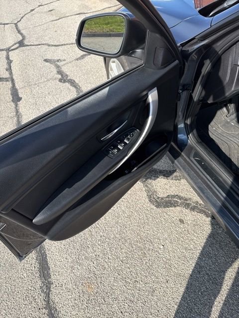 Used 2018 BMW 320i Sedan w/ Convenience Package image 16