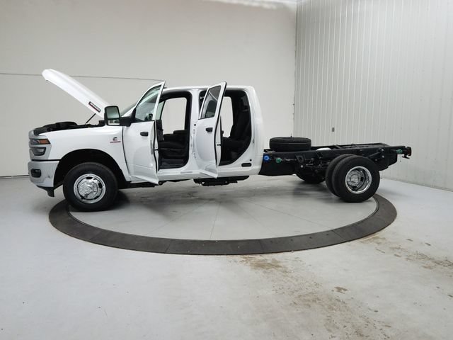 New 2026 RAM 3500 Tradesman w/ Chrome Appearance Group A AWD/4WD image 12