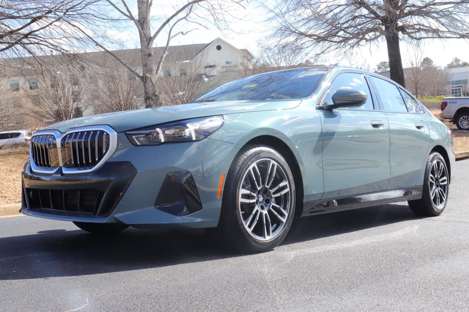 Used 2025 BMW 530i 530i w/ M Sport Package image 1