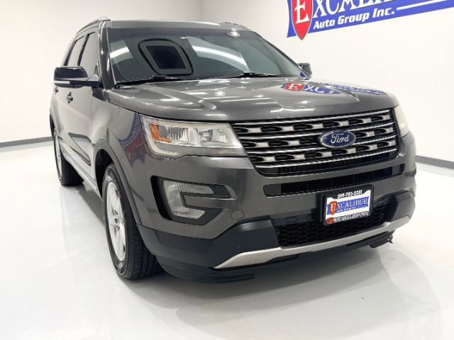 Used 2017 Ford Explorer XLT w/ Equipment Group 201A image 2