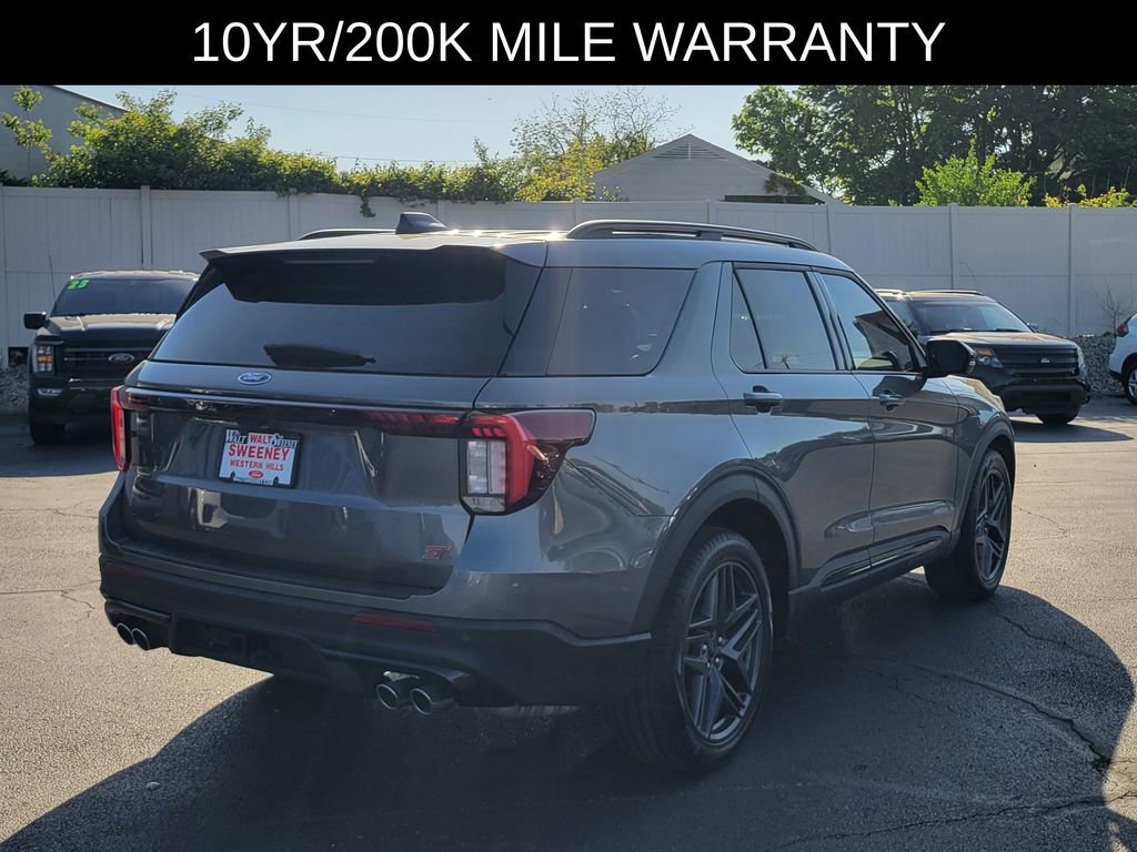 Used 2025 Ford Explorer ST AWD/4WD image 4