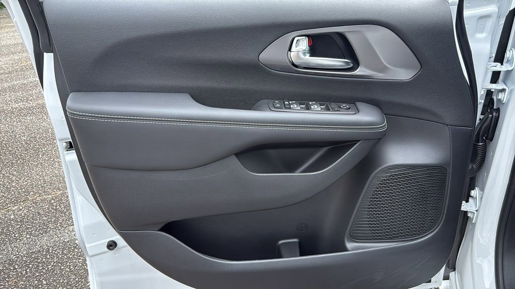 New 2026 Chrysler Voyager LX image 17