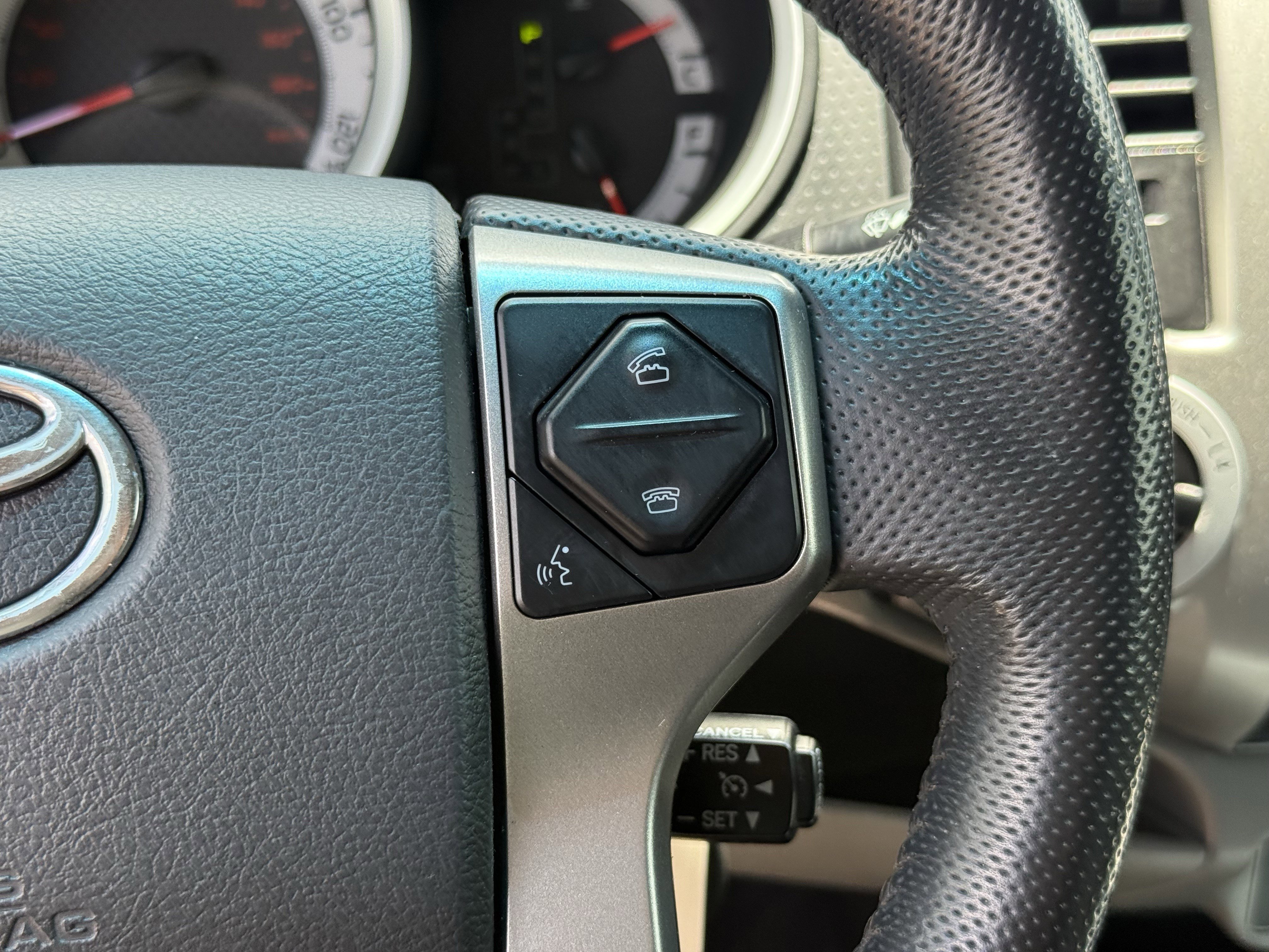 Used 2015 Toyota Tacoma 4x4 Double Cab w/ SR5 Package image 17