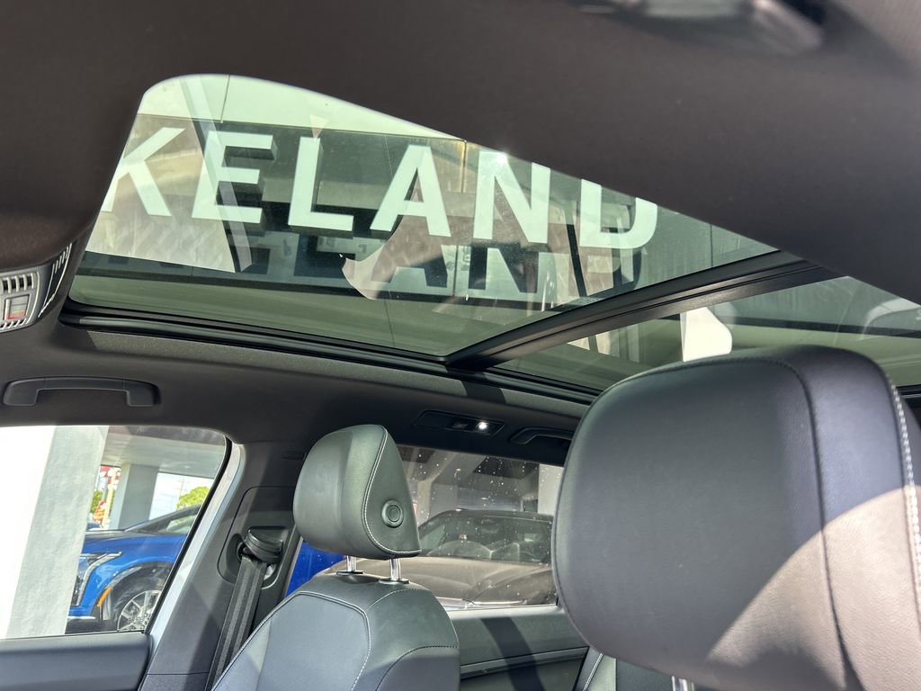 Used 2021 Volkswagen Tiguan SE R-Line image 20