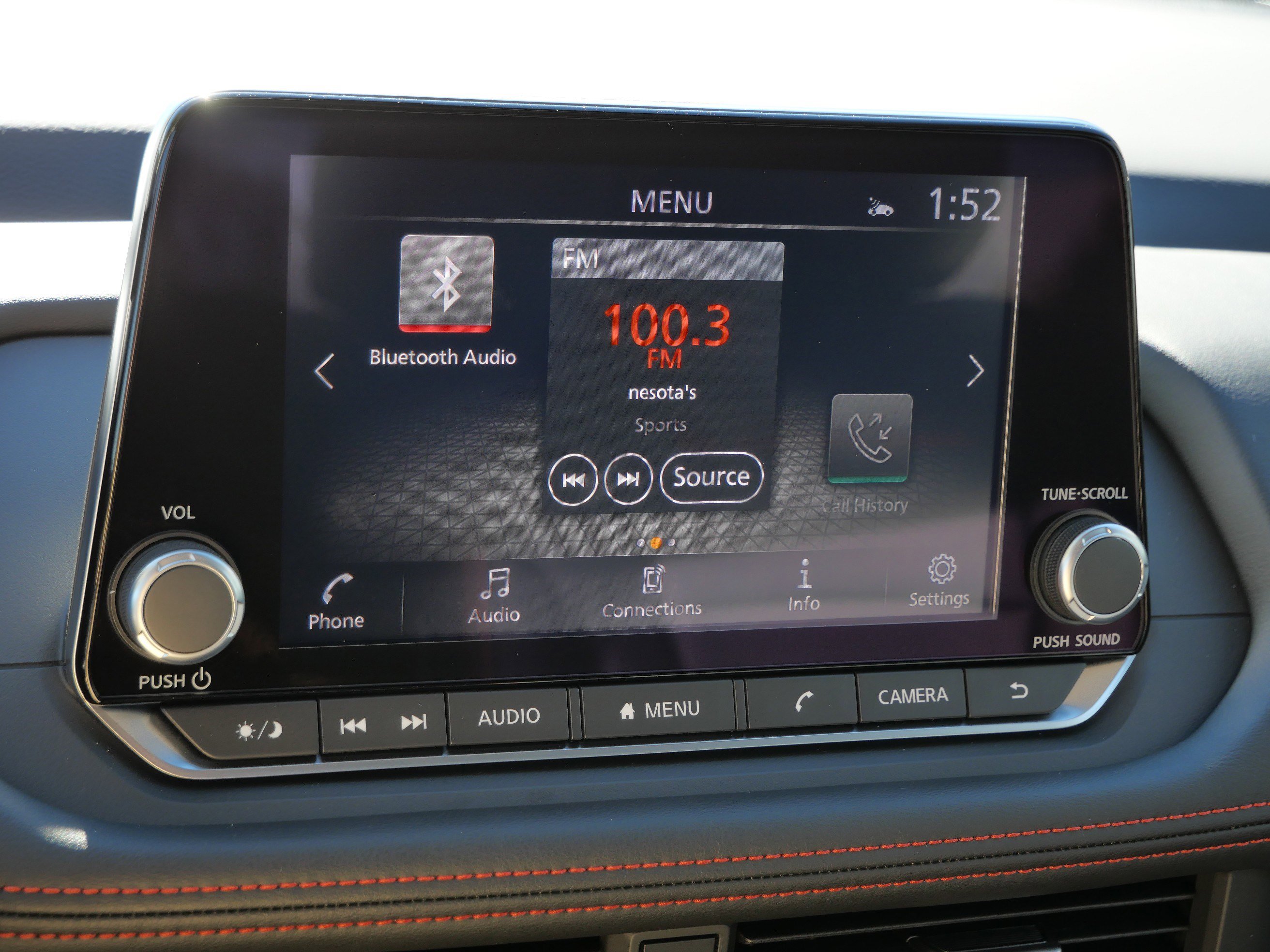 Used 2025 Nissan Rogue SV image 21