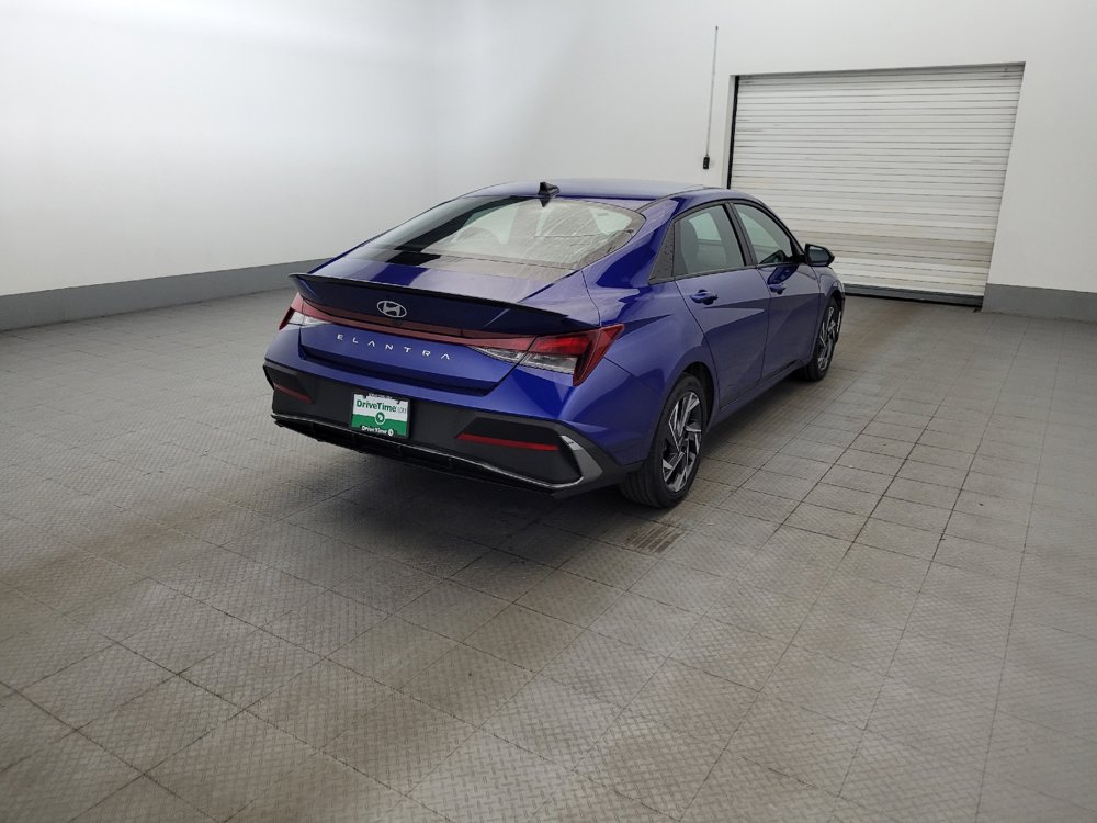Used 2025 Hyundai Elantra Sport FWD image 9