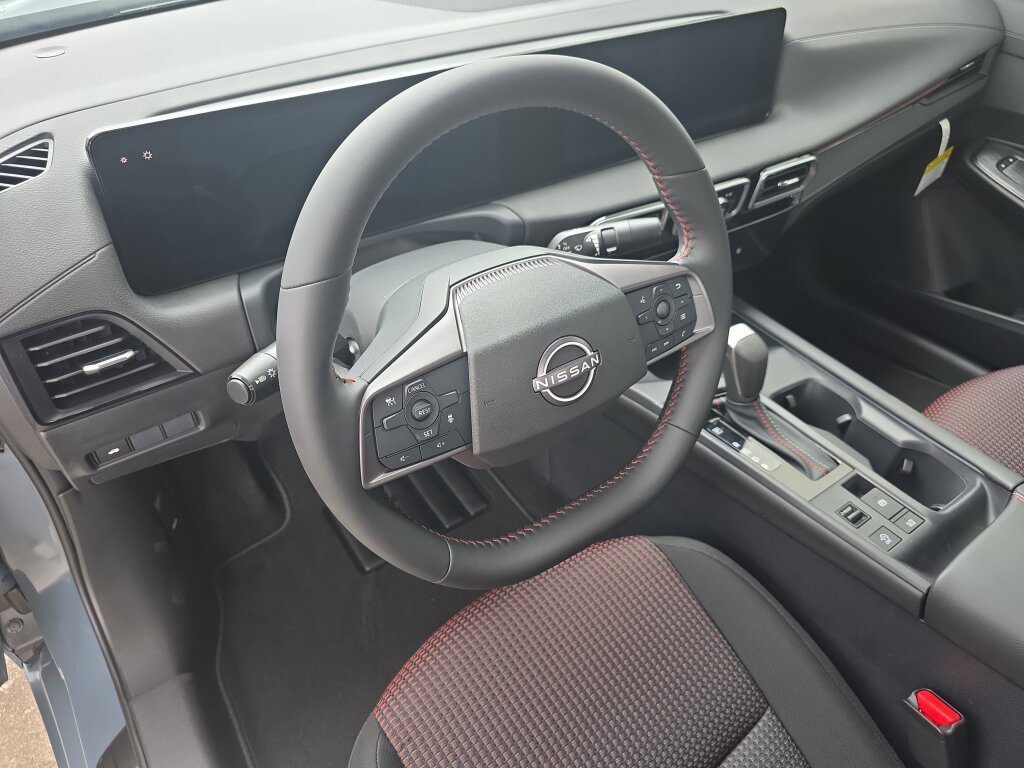 New 2026 Nissan Sentra SR w/ Floor Mat Package FWD image 6