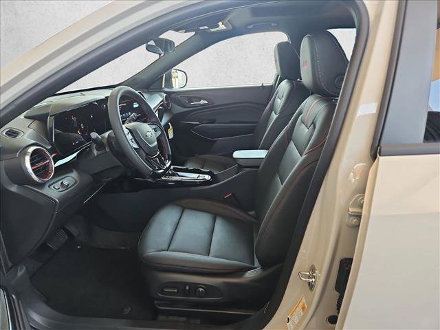 New 2026 Chevrolet Trax RS w/ Sunroof Package FWD image 4