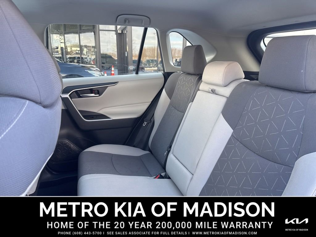 Used 2020 Toyota RAV4 XLE image 25