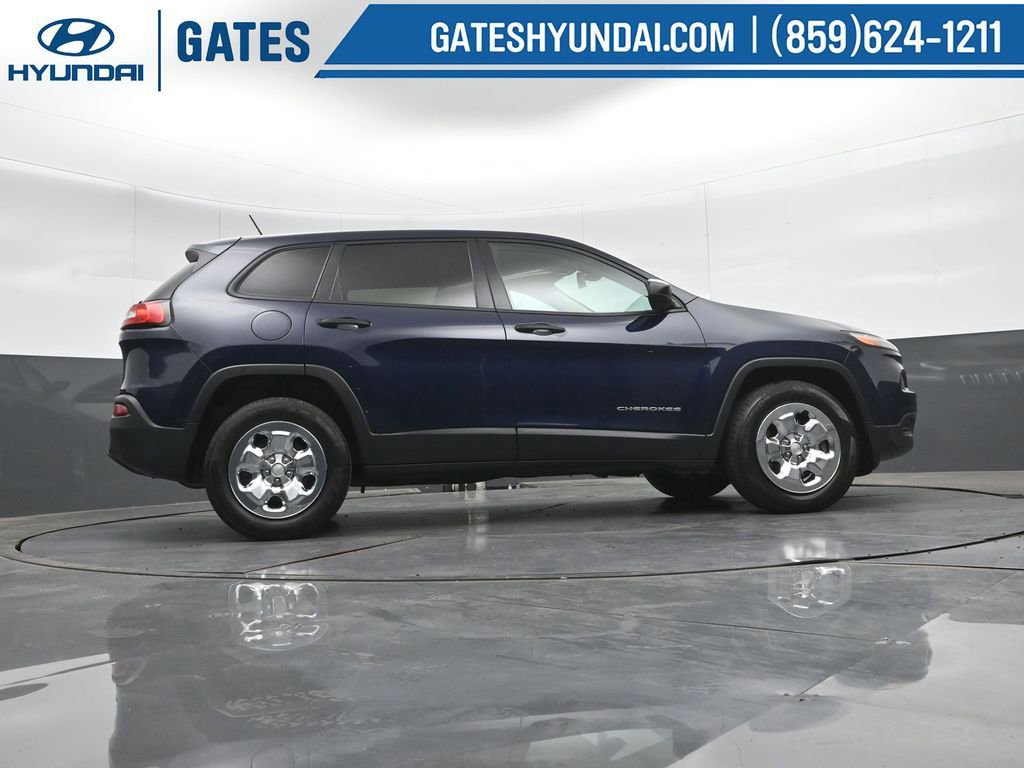 Used 2016 Jeep Cherokee Sport AWD/4WD image 33
