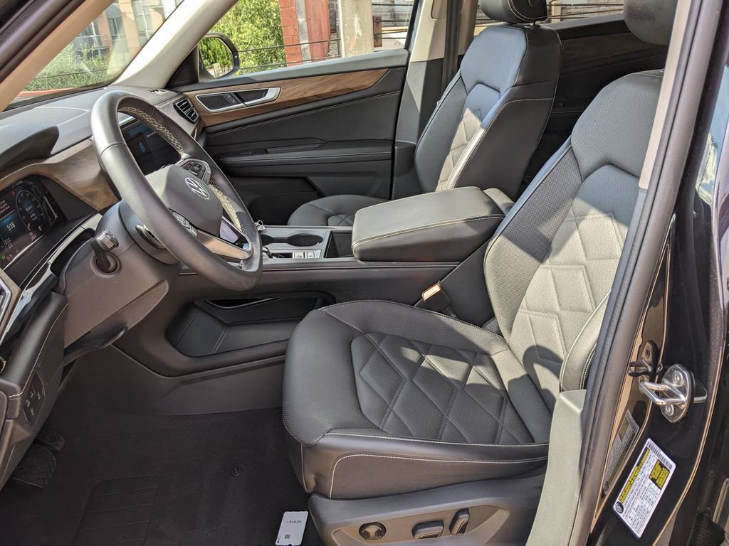 Certified 2024 Volkswagen Atlas SE FWD image 11